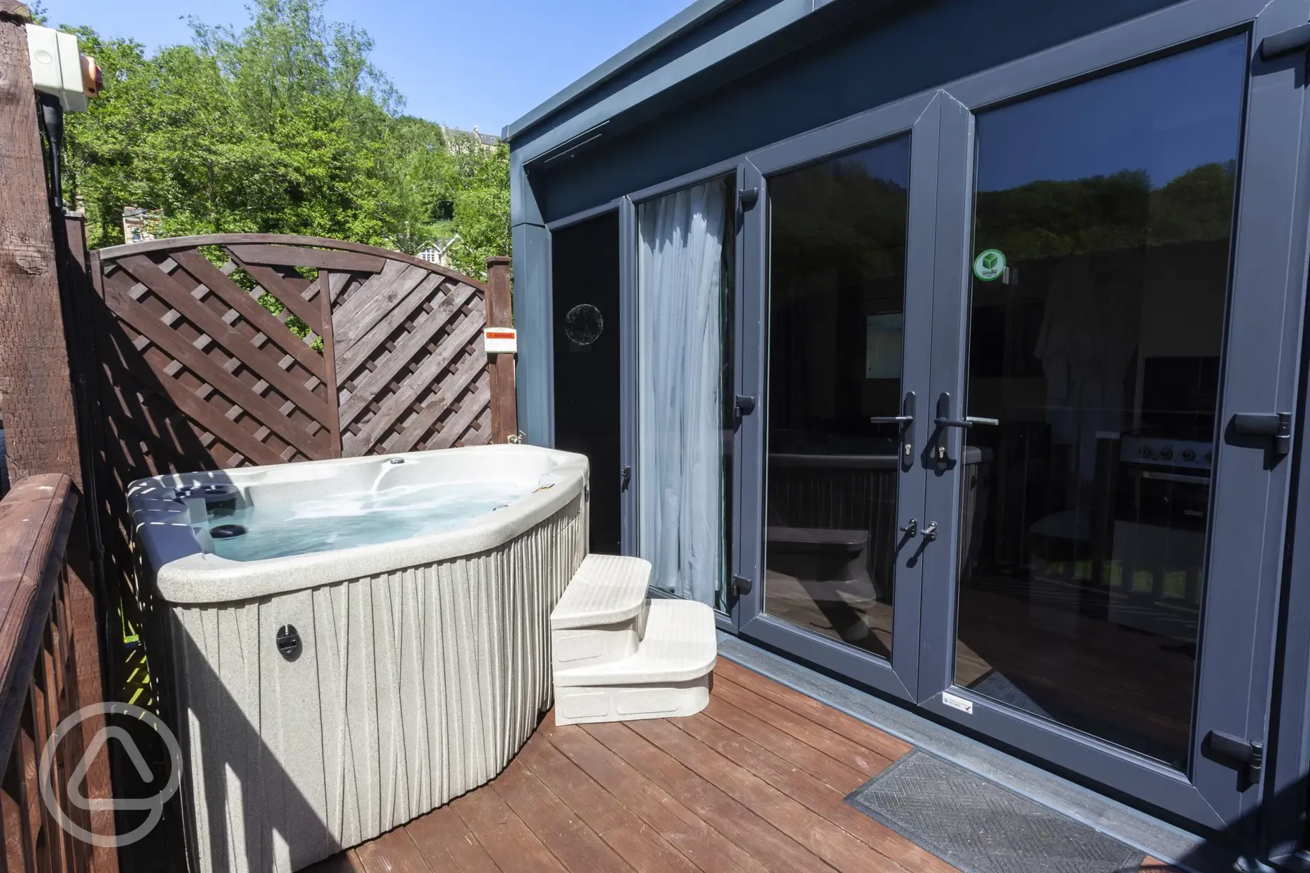 Studio pod with hot tub