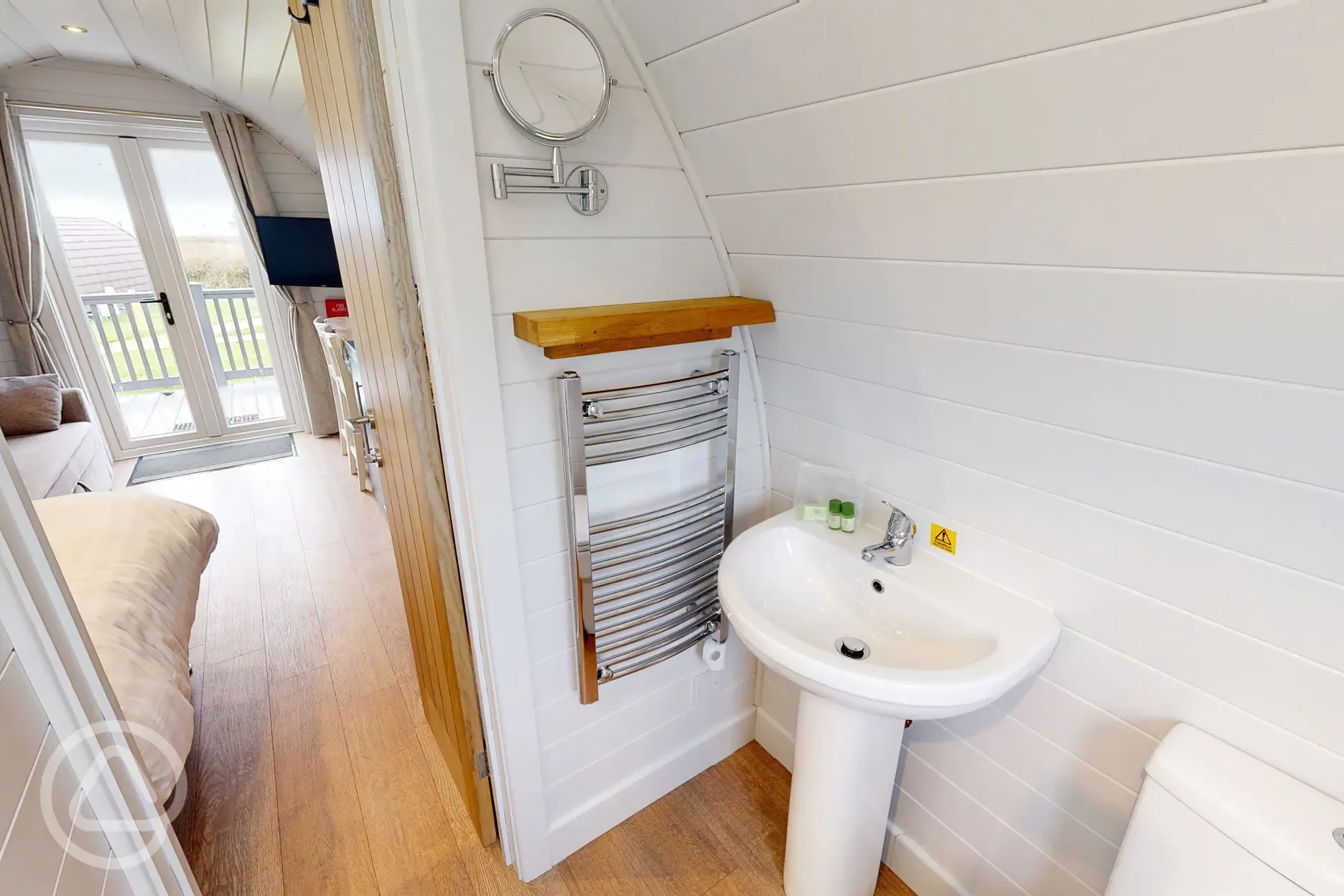 Glamping pod ensuite bathroom