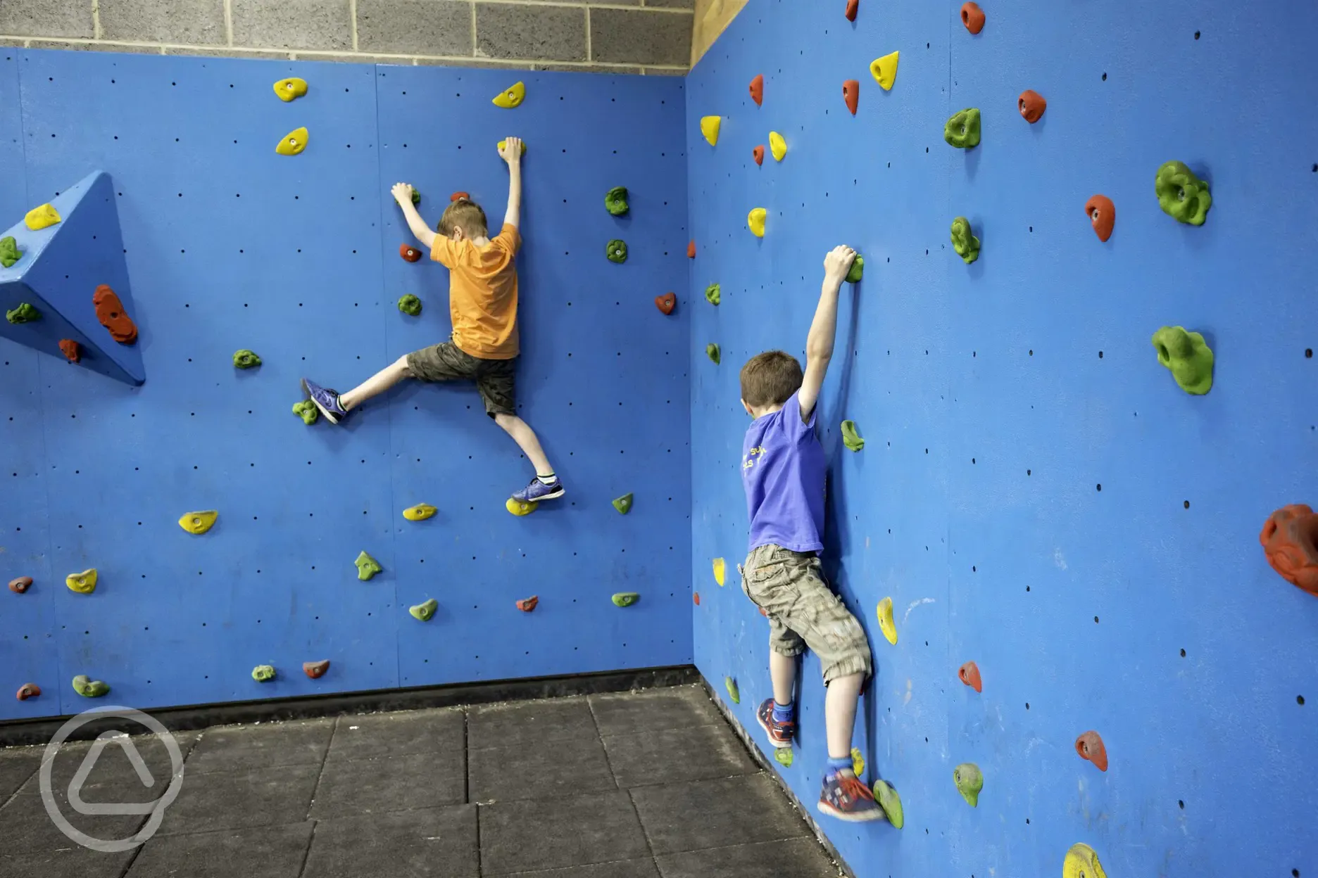 Indoor climbing wall