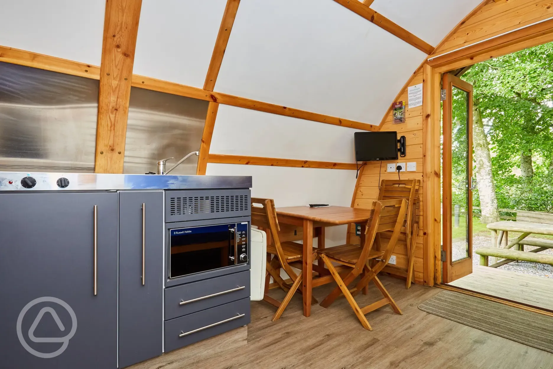 Ensuite glamping pod interior 