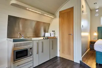 Superior ensuite glamping pod with electric hot tub - kitchen 