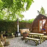 Ensuite glamping pod with wood fired hot tub, fire pit and picnic bench Ensuite glamping pod with wood fired hot tub, fire pit and picnic bench