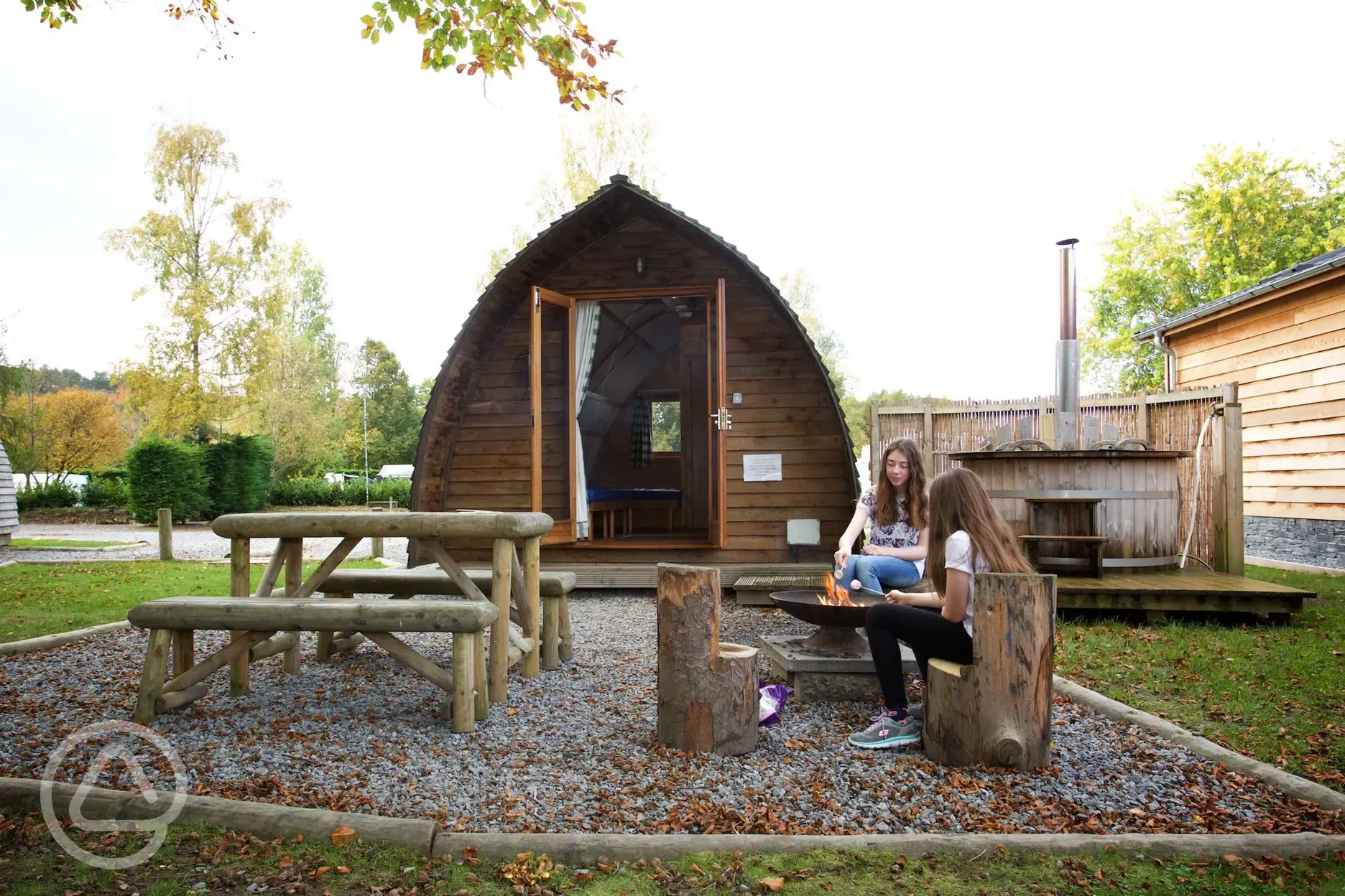 Ensuite glamping pod with wood fired hot tub