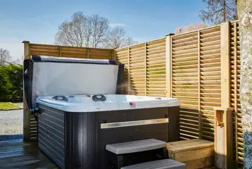 Private electric hot tubs Private electric hot tubs