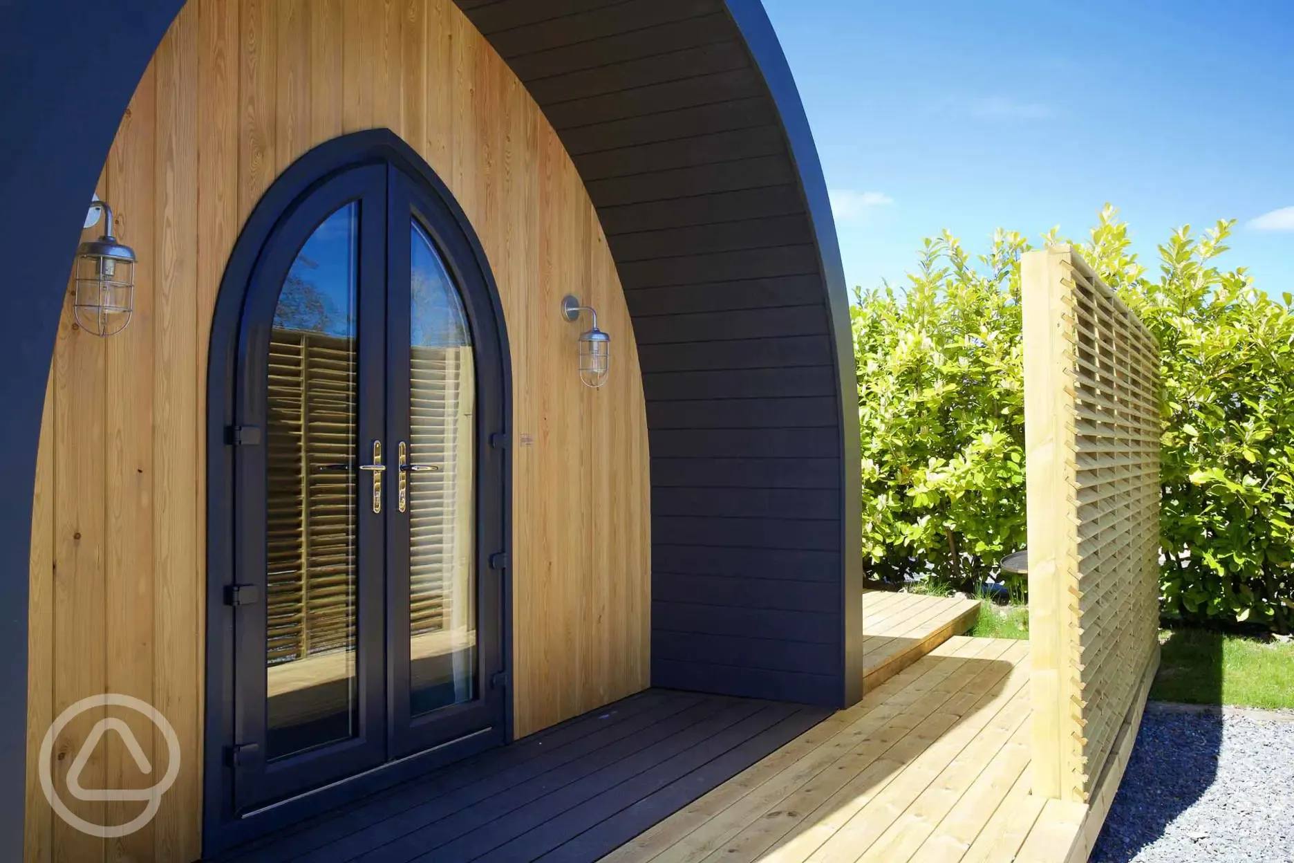 Superior ensuite glamping pod with wood fired hot tub