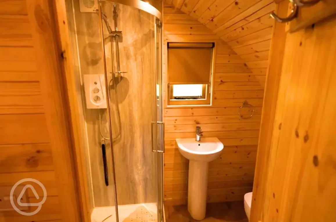 Ensuite glamping pod ensuite