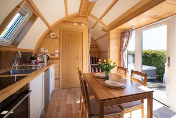 Premier ensuite Wigwam pod interior