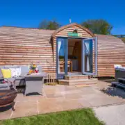 Premier ensuite Wigwam pod with hot tub