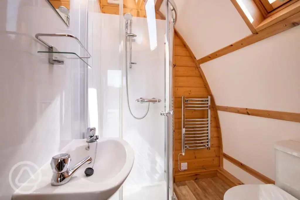 Deluxe ensuite Wigwam pod bathroom