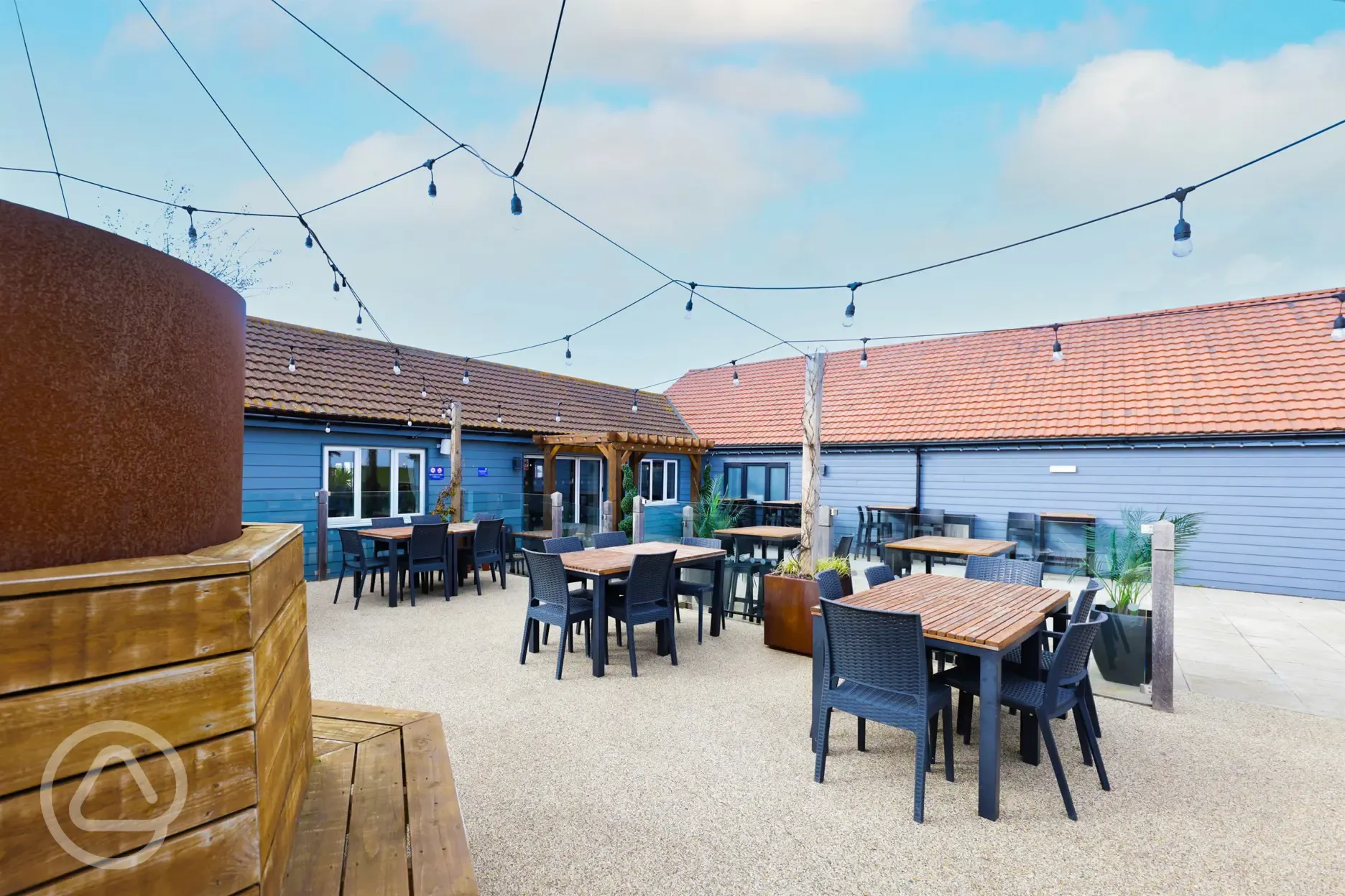 Restaurant outdoor seating