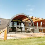 Luxury pod and hot tub - sleeps five