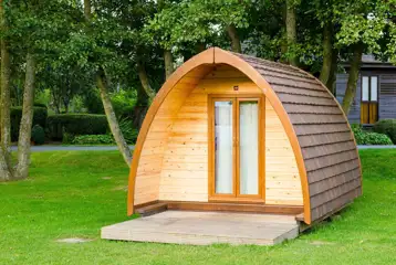 Camping pod with a decked outdoor area Camping pod with a decked outdoor area