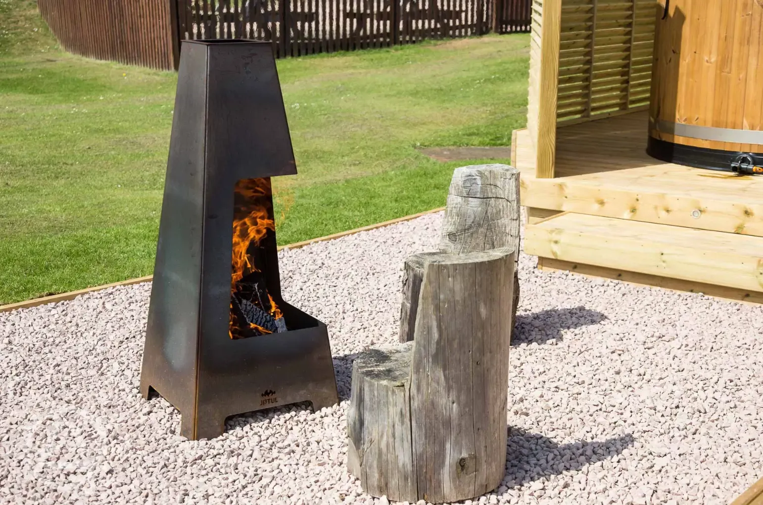 Superior ensuite glamping pod with hot tub fire pit