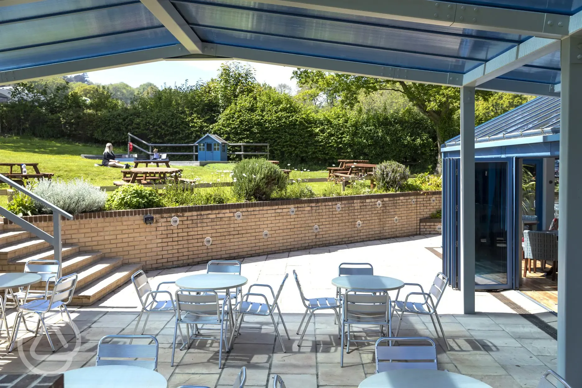 Onsite cafe and outdoor seating area
