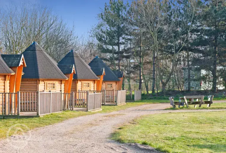 Camping cabins (four persons)