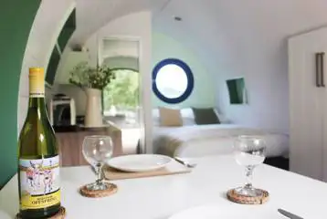 Ensuite glamping pod dining table and chairs Ensuite glamping pod dining table and chairs