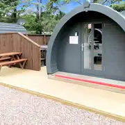 Ensuite pod with hot tub Ensuite pod with hot tub