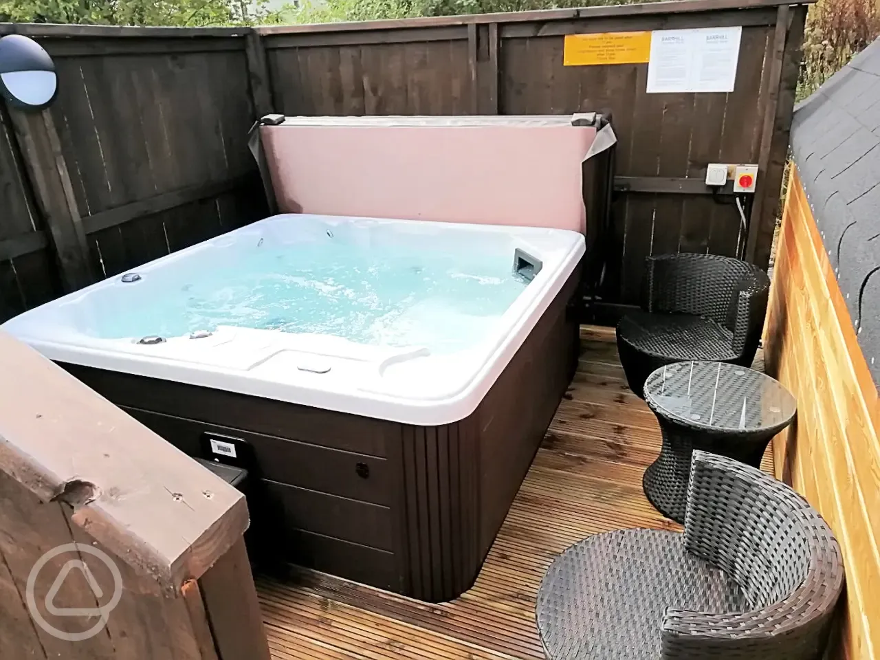 Hot tub 