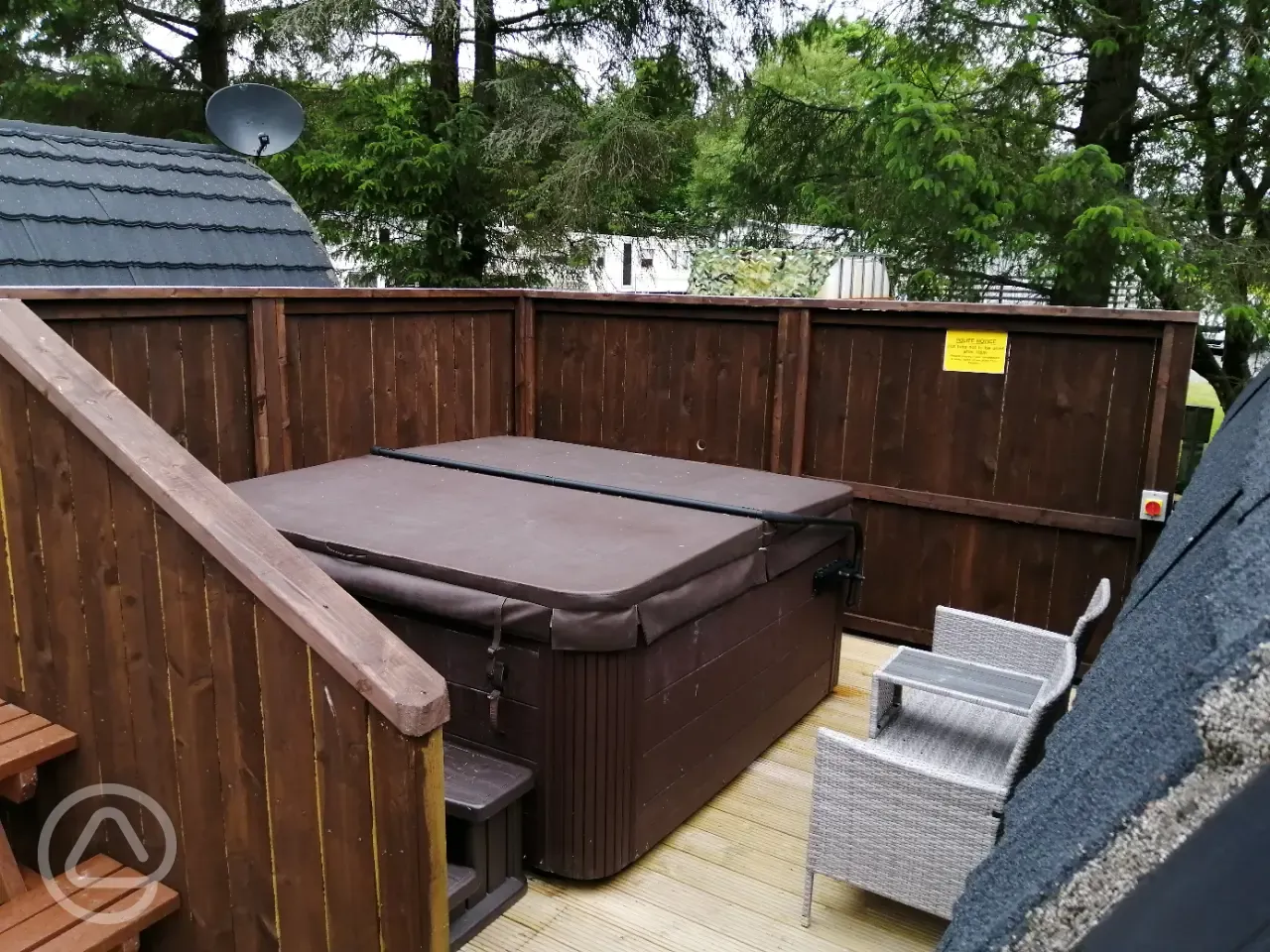 Ensuite pod with hot tub 