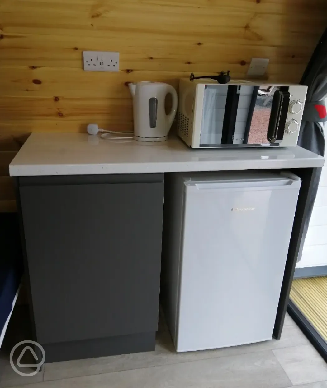 Ensuite pod with hot tub kitchen area