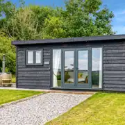 Robin's Nest ensuite cabin at Brosterfield Farm with an optional hot tub Robin's Nest ensuite cabin at Brosterfield Farm with an optional hot tub