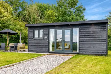 Robin's Nest ensuite cabin at Brosterfield Farm with an optional hot tub