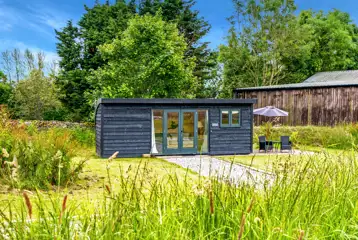 Meadow View ensuite glamping cabin