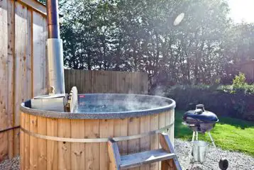 Cynefin Roundhouse hot tub