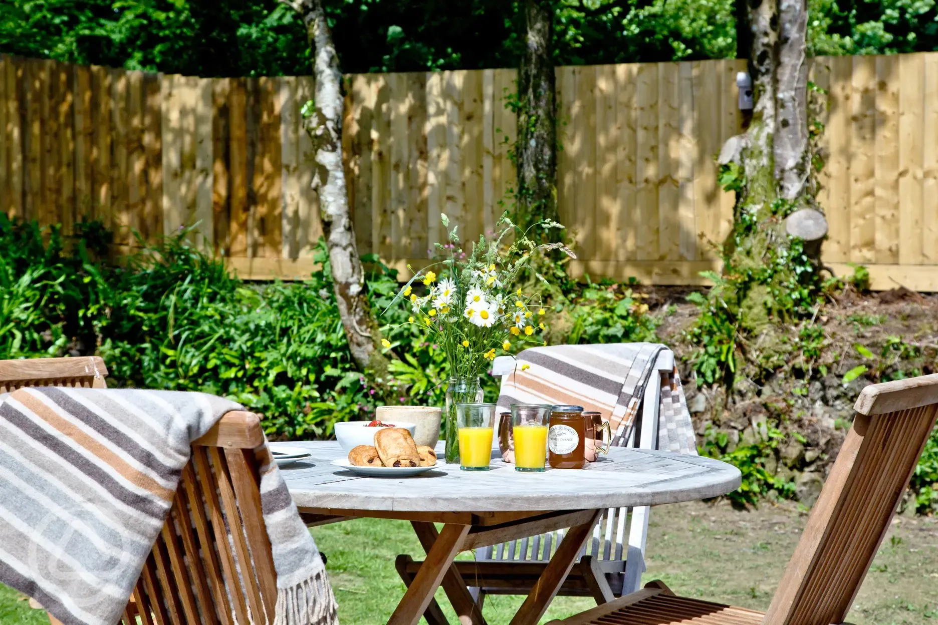 Pet Friendly Roundhouses outdoor seating