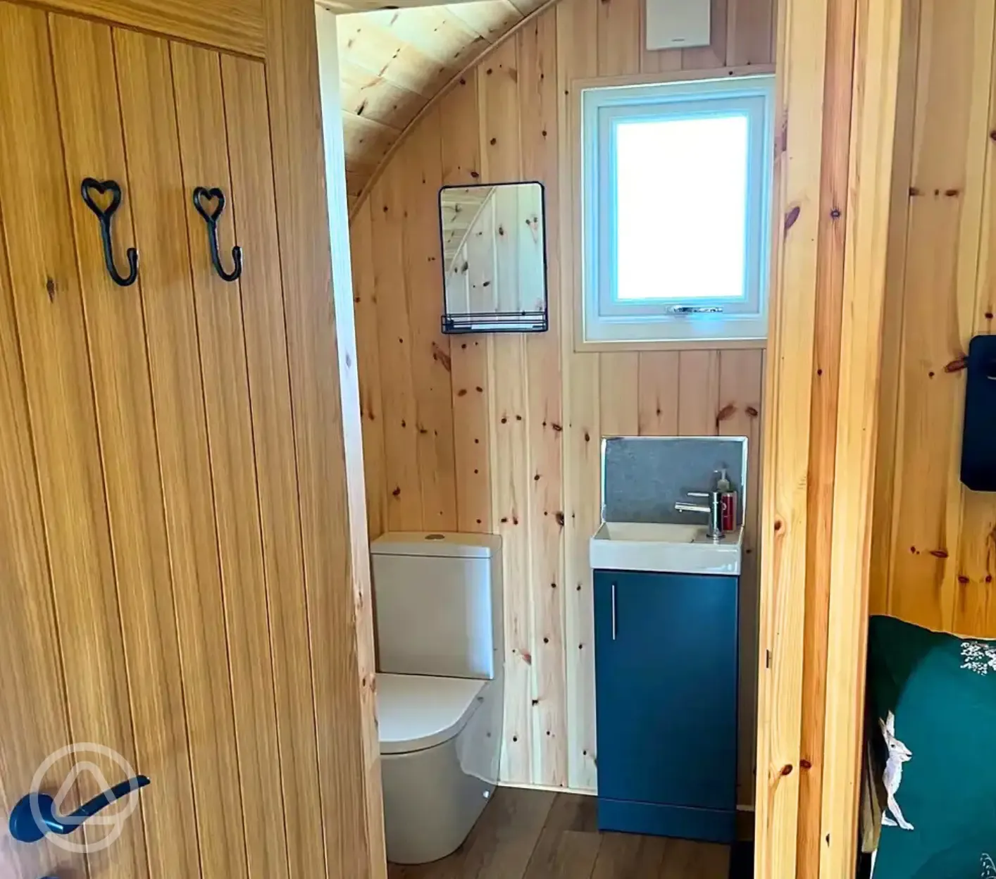 Ensuite glamping pod bathroom