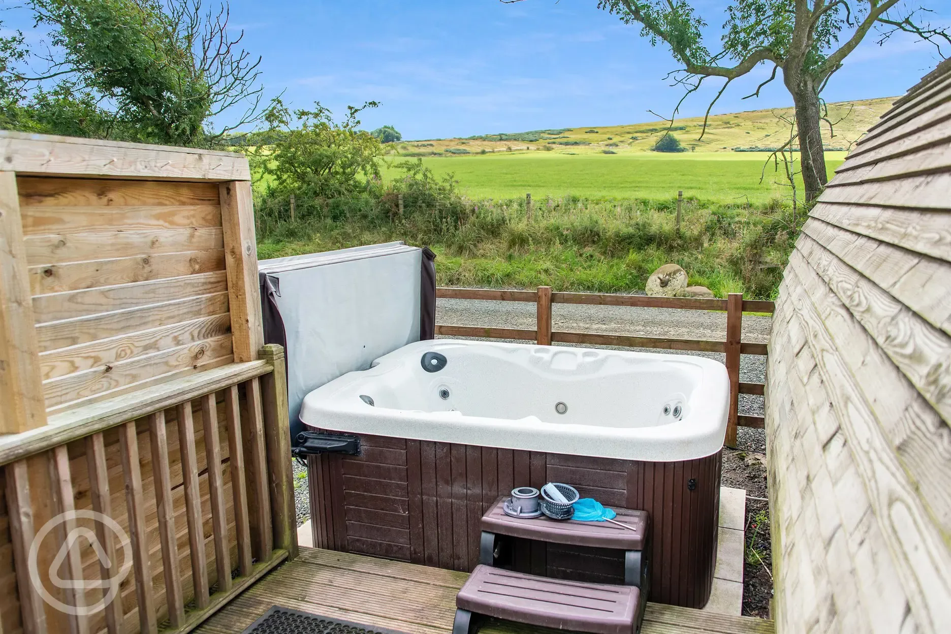 Deluxe Wigwam pods with hot tubs