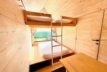 Lushna petite interior Lushna petite interior