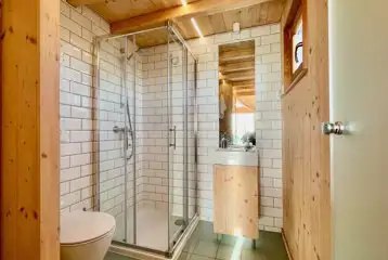 Lushna mezzanine suite ensuite Lushna mezzanine suite ensuite