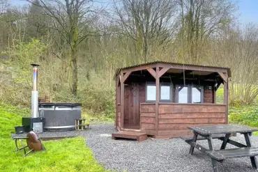 Ape Dale View cabin with optional wood-fired hot tub