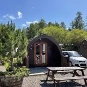 Small ensuite hiker pod 