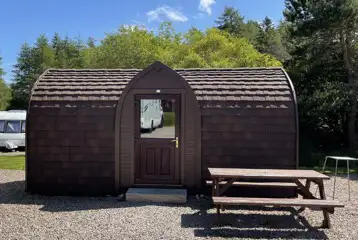 Family ensuite hiker pod with double bed, two single beds and a single bunk bed Family ensuite hiker pod with double bed, two single beds and a single bunk bed