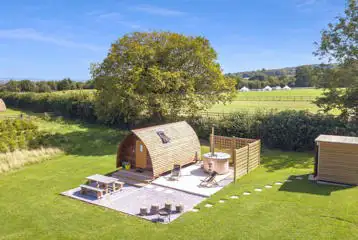 Hillview Wigwams with hot tub