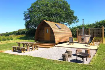 Hillview Wigwams with hot tubs