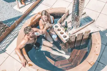 Wood fired hot tub in the ensuite lodge cabin (complimentary wood provided)