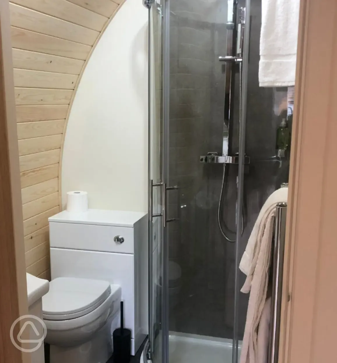 Luxury cedar pod ensuite