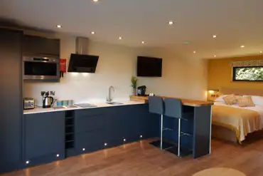 Fleece Fold ensuite glamping lodge equipped kitchen