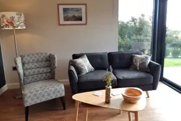 Herdy's Hut glamping lodge living area