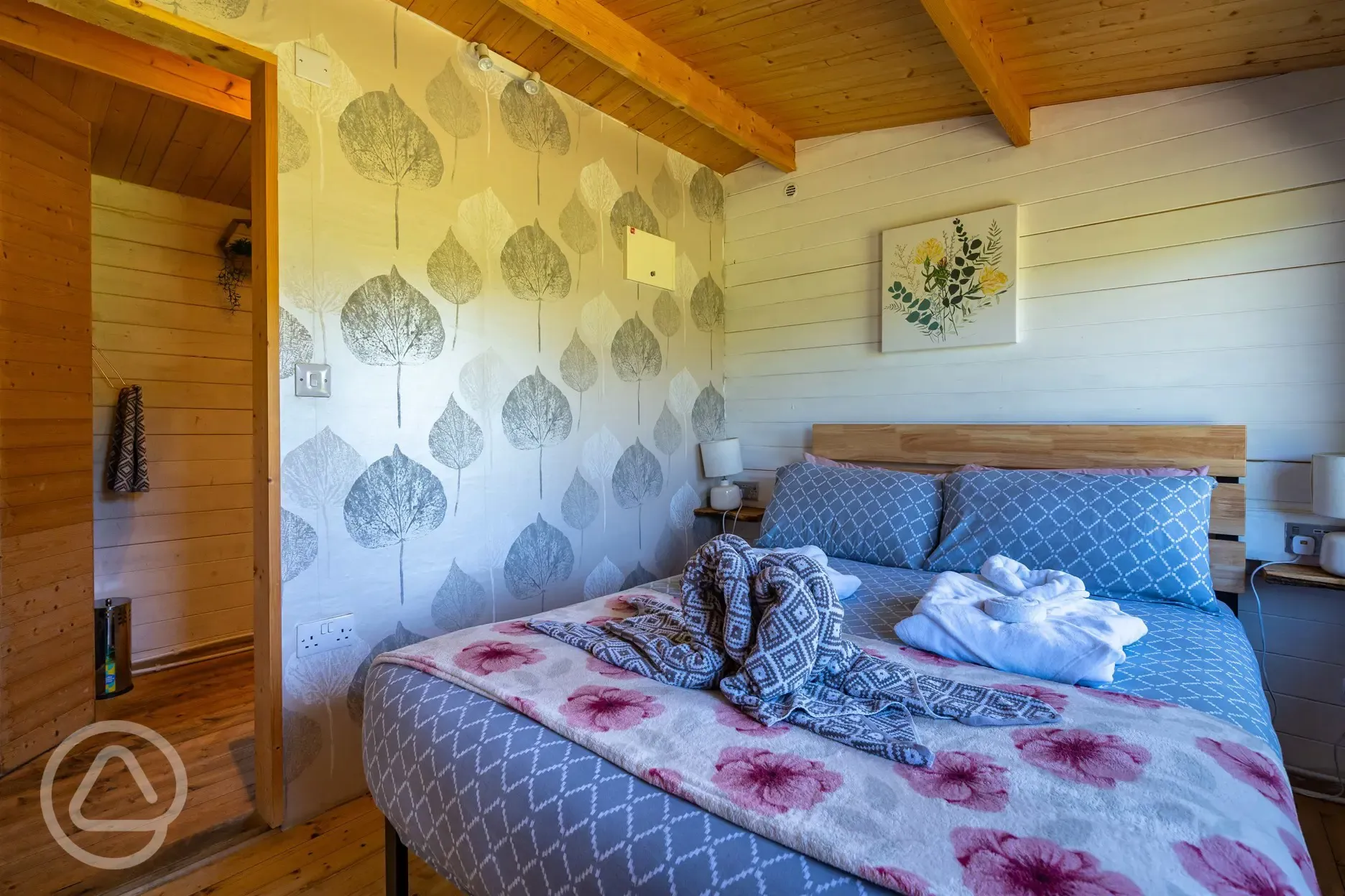 Ivy Rose cabin bedroom