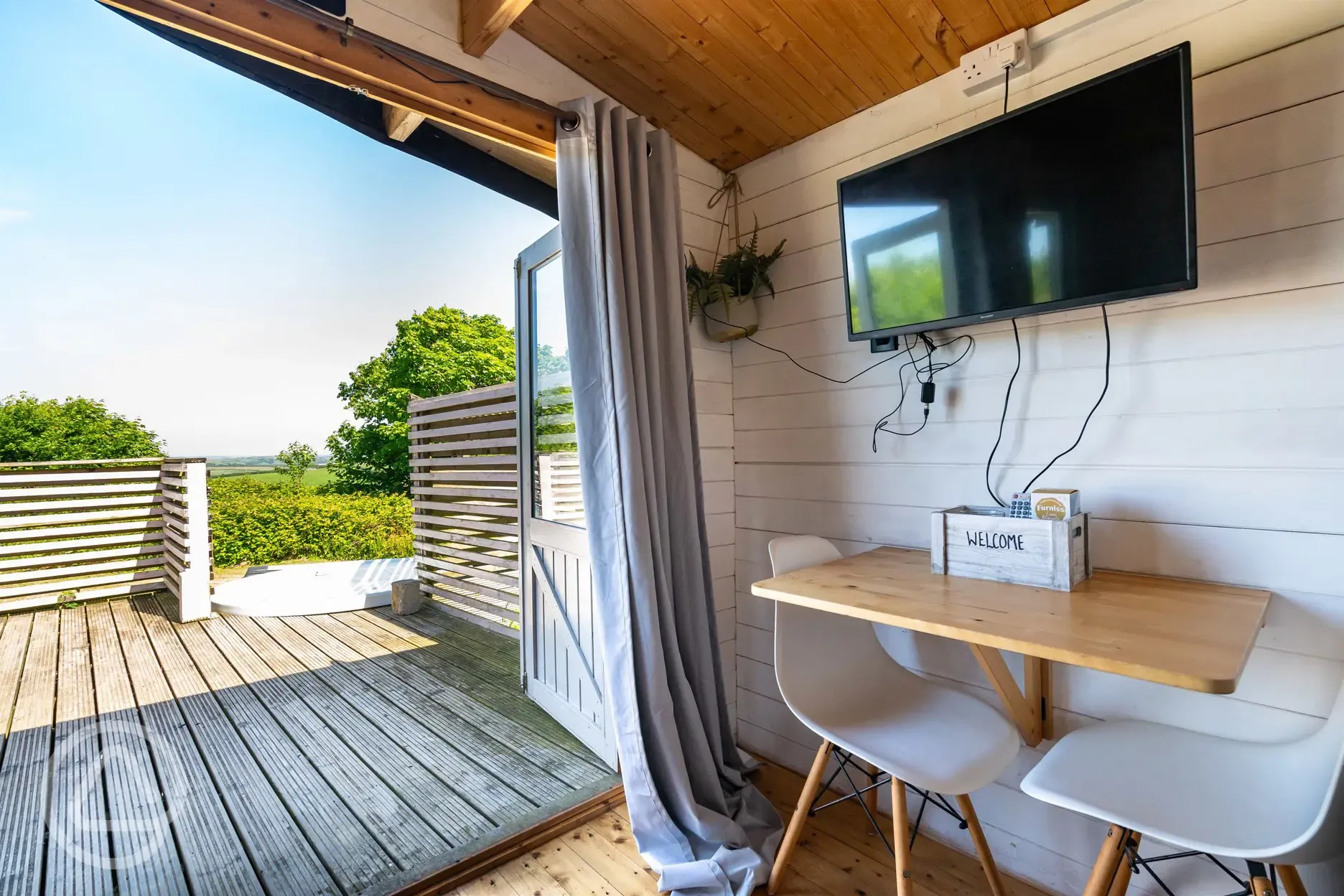 Ivy Rose cabin living area