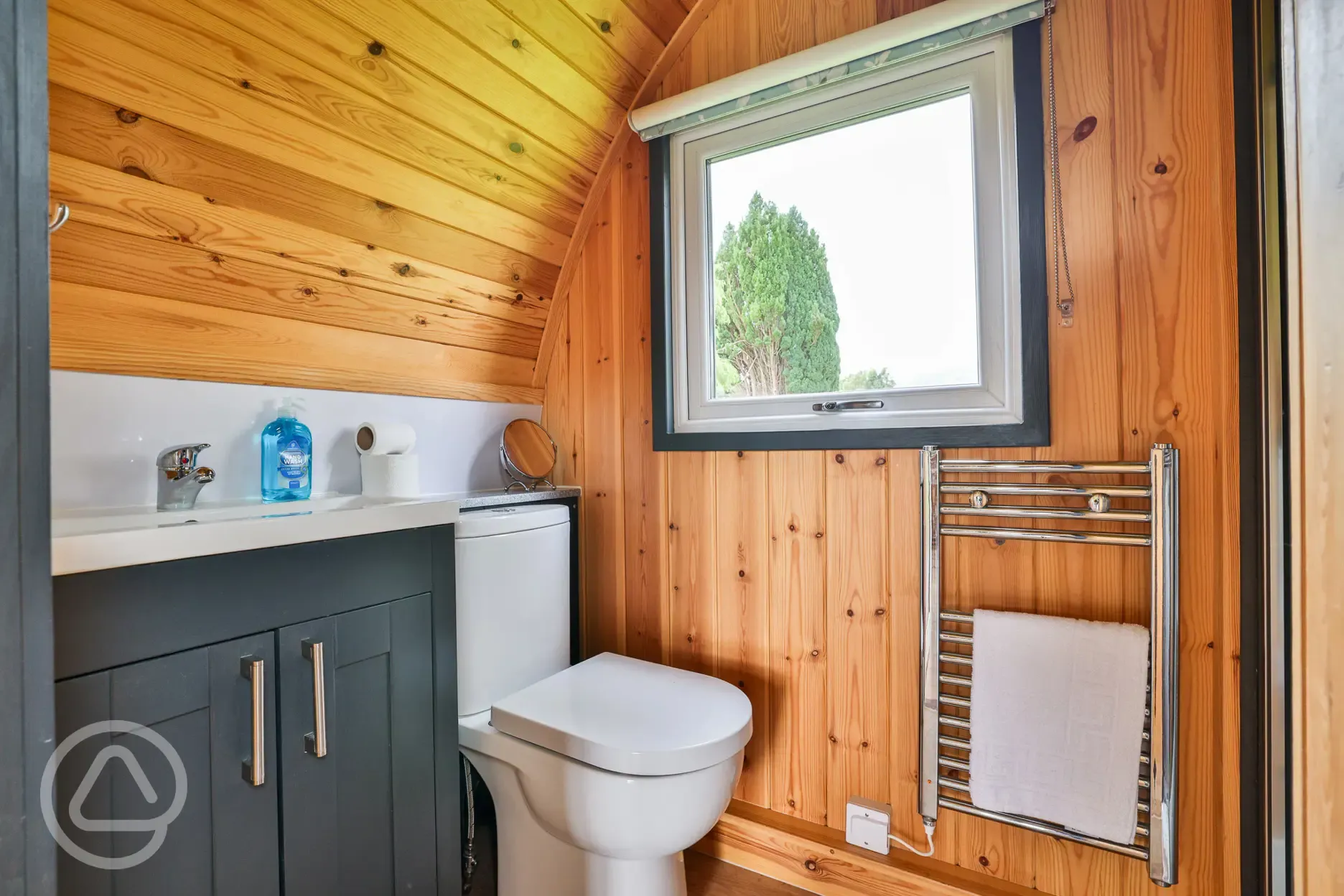 Glamping pod ensuite