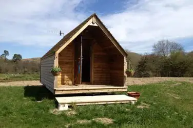 Spring Rock Fishery and Caravan Park, Llandegely, Llandrindod Wells, Powys