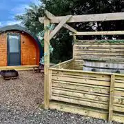 Heated camping pod with hot tub (lake view)