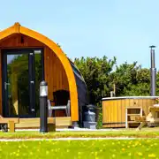 Cedar ensuite glamping pod with hot tub