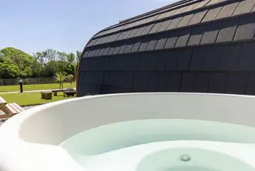 Cedar hot tub Cedar hot tub