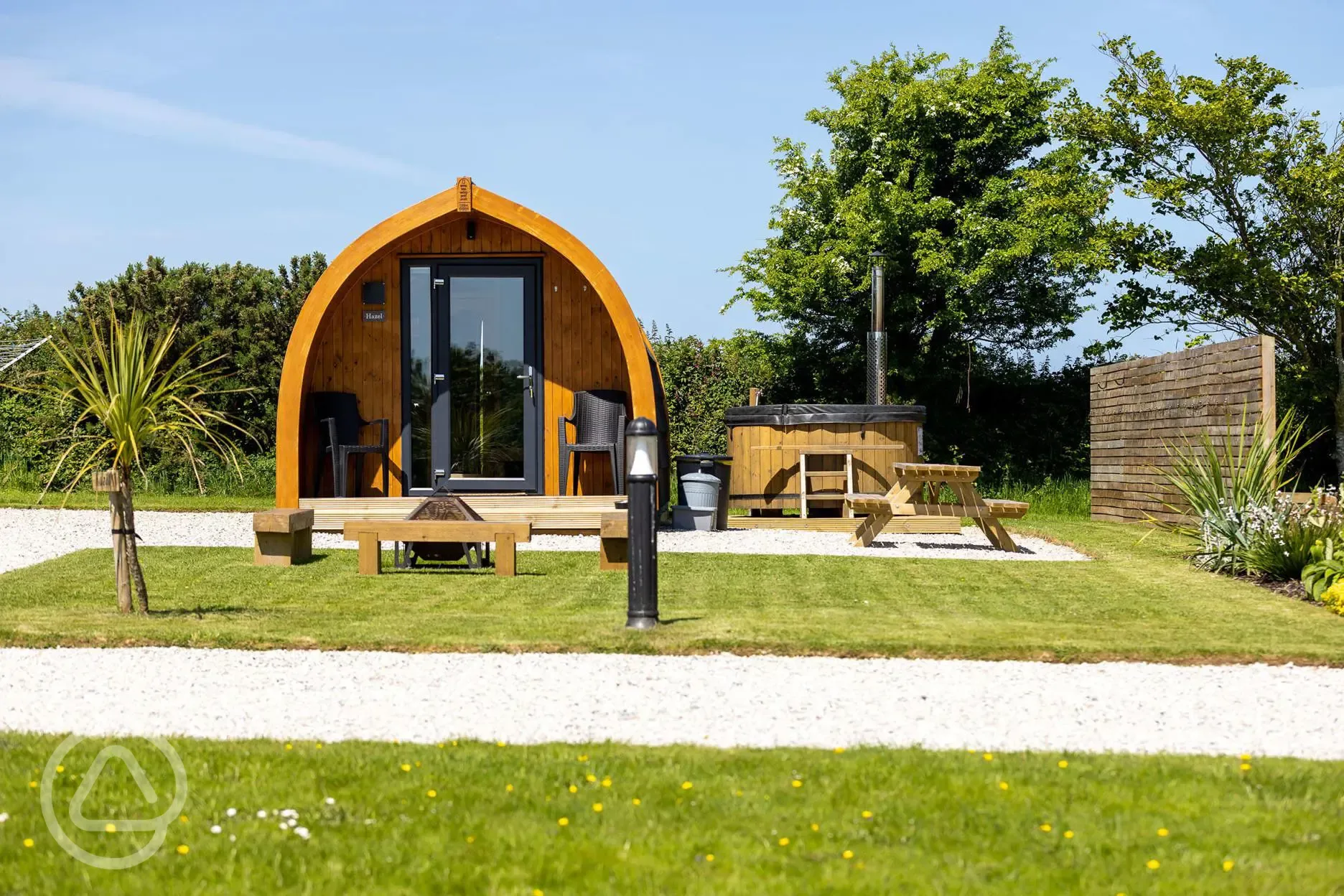 Hazel ensuite glamping pod with hot tub (dog friendly)